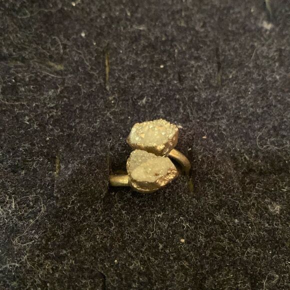 Sparkly Stone ring size 6 - Picture 2 of 4